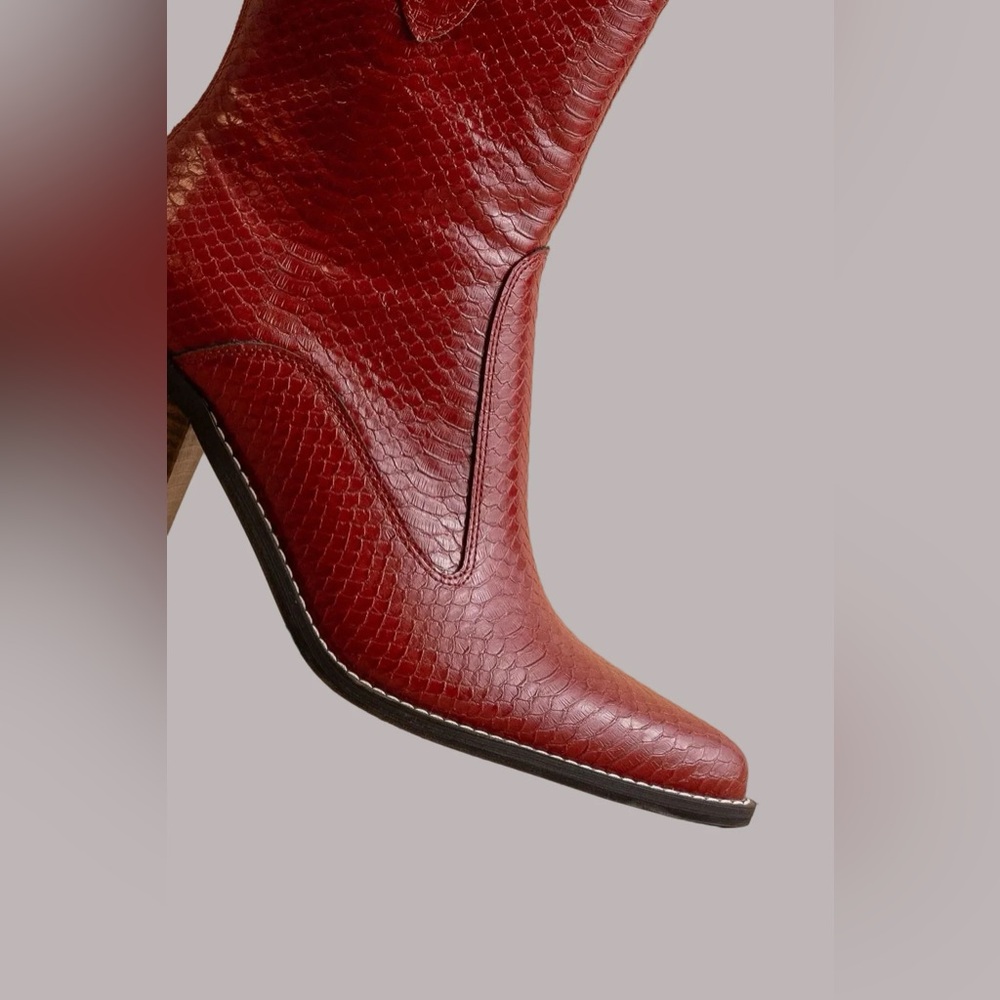 Rodeo Ruby Paneled Western Boots - Picture 5 of 13